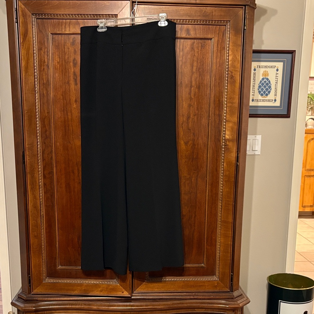 Le Suit Women's Black Blazer with Gold Button - Picture 5 of 10